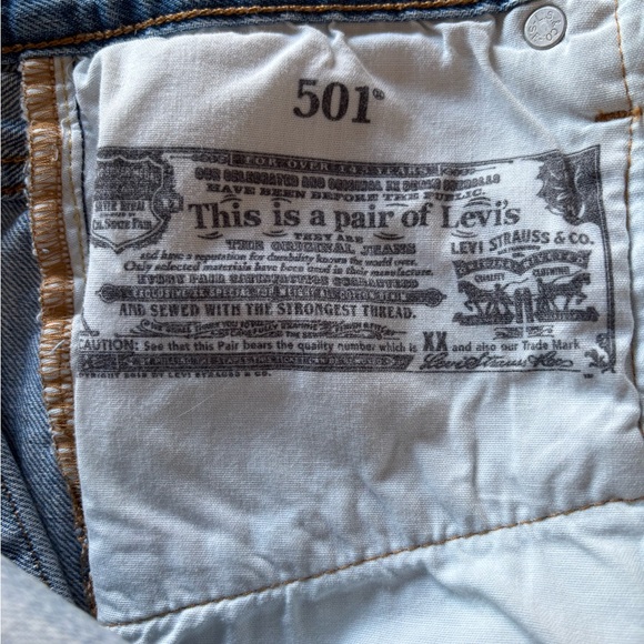 Levi’s 501 Jean shorts - Picture 7 of 9